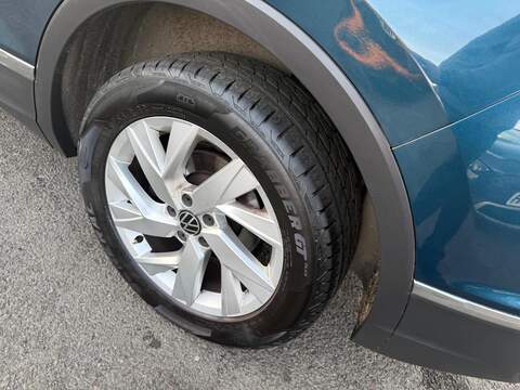 Volkswagen Tiguan 1.5 TSI Life SUV 5dr Petrol DSG Euro 6 (s/s) (150 ps) - U80121