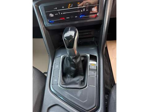 Volkswagen Tiguan 1.5 TSI Life SUV 5dr Petrol DSG Euro 6 (s/s) (150 ps) - U80121