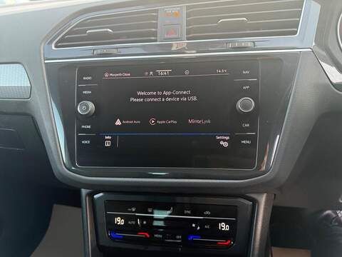 Volkswagen Tiguan 1.5 TSI Life SUV 5dr Petrol DSG Euro 6 (s/s) (150 ps) - U80121