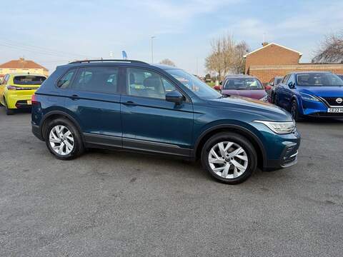 Volkswagen Tiguan 1.5 TSI Life SUV 5dr Petrol DSG Euro 6 (s/s) (150 ps) - U80121