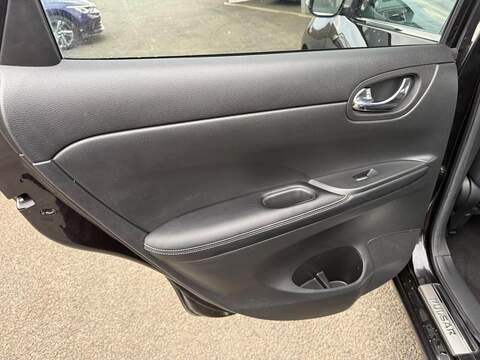 Nissan Pulsar 1.5 dCi n-tec Hatchback 5dr Diesel Manual Euro 5 (s/s) (110 ps) - U80125