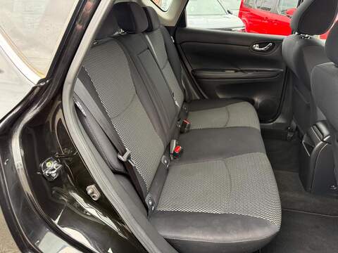 Nissan Pulsar 1.5 dCi n-tec Hatchback 5dr Diesel Manual Euro 5 (s/s) (110 ps) - U80125