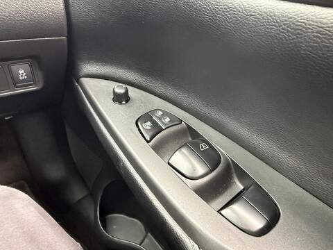 Nissan Pulsar 1.5 dCi n-tec Hatchback 5dr Diesel Manual Euro 5 (s/s) (110 ps) - U80125