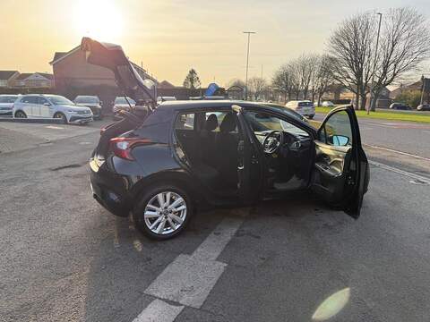 Nissan Micra 1.0 IG-T Acenta Hatchback 5dr Petrol XTRON Euro 6 (s/s) (100 ps) - U80134