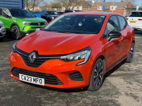 Renault Clio 1.6 E-TECH Evolution Auto Euro 6 (s/s) 5dr Hatchback 1.6 Automatic Petrol Hybrid - U80135