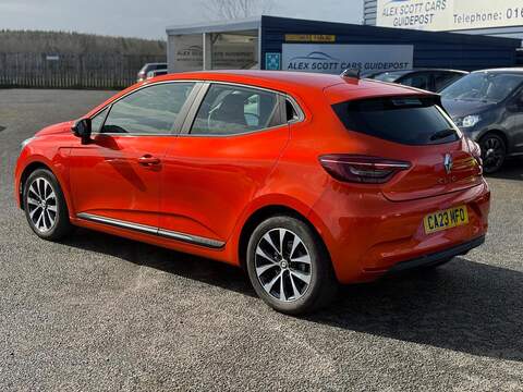 Renault Clio 1.6 E-TECH Evolution Auto Euro 6 (s/s) 5dr Hatchback 1.6 Automatic Petrol Hybrid - U80135