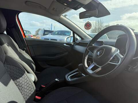Renault Clio 1.6 E-TECH Evolution Auto Euro 6 (s/s) 5dr Hatchback 1.6 Automatic Petrol Hybrid - U80135