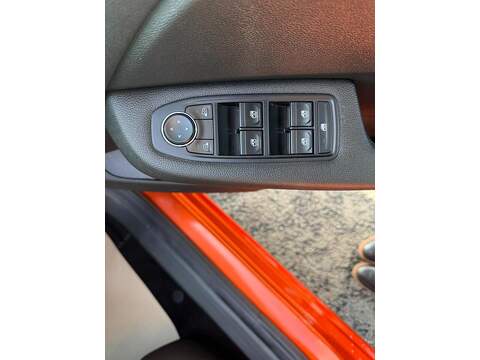 Renault Clio 1.6 E-TECH Evolution Auto Euro 6 (s/s) 5dr Hatchback 1.6 Automatic Petrol Hybrid - U80135