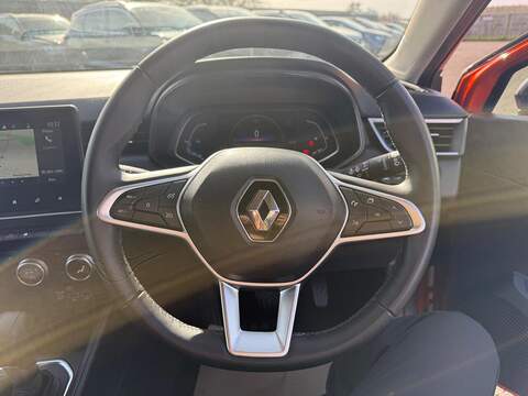 Renault Clio 1.6 E-TECH Evolution Auto Euro 6 (s/s) 5dr Hatchback 1.6 Automatic Petrol Hybrid - U80135