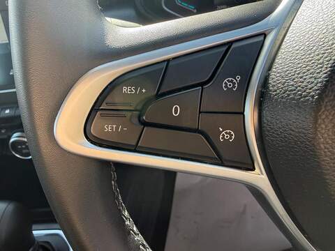 Renault Clio 1.6 E-TECH Evolution Auto Euro 6 (s/s) 5dr Hatchback 1.6 Automatic Petrol Hybrid - U80135