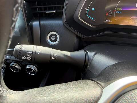 Renault Clio 1.6 E-TECH Evolution Auto Euro 6 (s/s) 5dr Hatchback 1.6 Automatic Petrol Hybrid - U80135