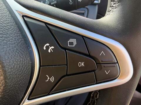 Renault Clio 1.6 E-TECH Evolution Auto Euro 6 (s/s) 5dr Hatchback 1.6 Automatic Petrol Hybrid - U80135