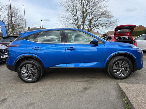 Nissan Qashqai Qashqai Acenta Premium SUV 1 Automatic Petrol Hybrid - U80141