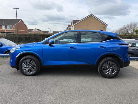Nissan Qashqai Qashqai Acenta Premium SUV 1 Automatic Petrol Hybrid - U80141