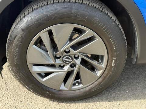 Nissan Qashqai Qashqai Acenta Premium SUV 1 Automatic Petrol Hybrid - U80141