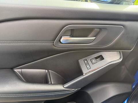 Nissan Qashqai Qashqai Acenta Premium SUV 1 Automatic Petrol Hybrid - U80141