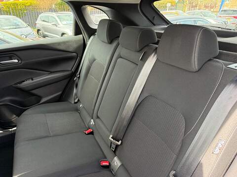 Nissan Qashqai Qashqai Acenta Premium SUV 1 Automatic Petrol Hybrid - U80141