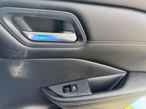 Nissan Qashqai Qashqai Acenta Premium SUV 1 Automatic Petrol Hybrid - U80141