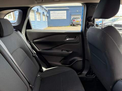 Nissan Qashqai Qashqai Acenta Premium SUV 1 Automatic Petrol Hybrid - U80141