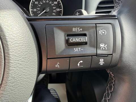 Nissan Qashqai Qashqai Acenta Premium SUV 1 Automatic Petrol Hybrid - U80141