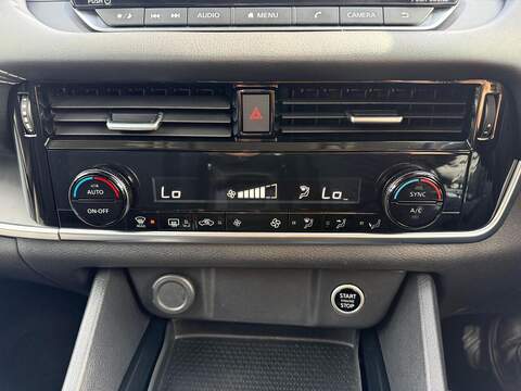 Nissan Qashqai Qashqai Acenta Premium SUV 1 Automatic Petrol Hybrid - U80141