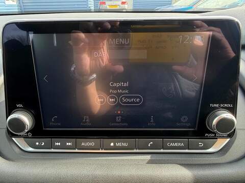 Nissan Qashqai Qashqai Acenta Premium SUV 1 Automatic Petrol Hybrid - U80141