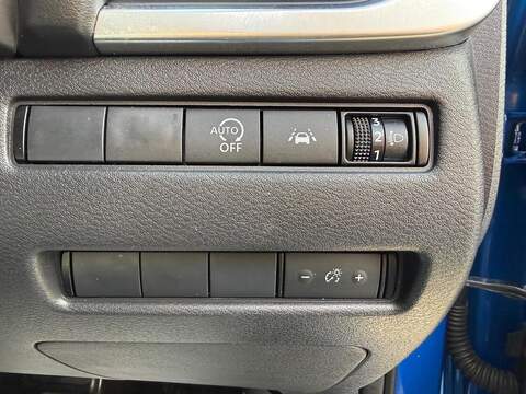 Nissan Qashqai Qashqai Acenta Premium SUV 1 Automatic Petrol Hybrid - U80141