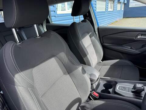 Nissan Qashqai Qashqai Acenta Premium SUV 1 Automatic Petrol Hybrid - U80141