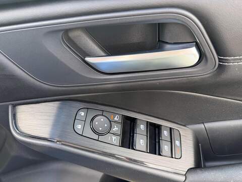 Nissan Qashqai Qashqai Acenta Premium SUV 1 Automatic Petrol Hybrid - U80141