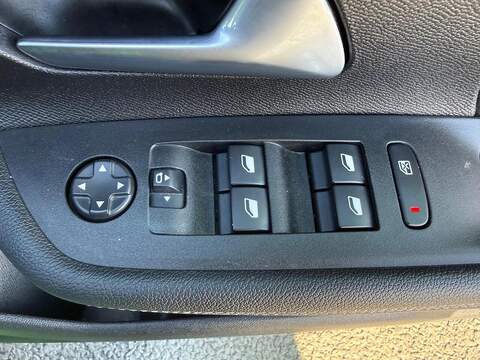 Vauxhall Mokka Electric 50kWh Ultimate Auto 5dr - U80146