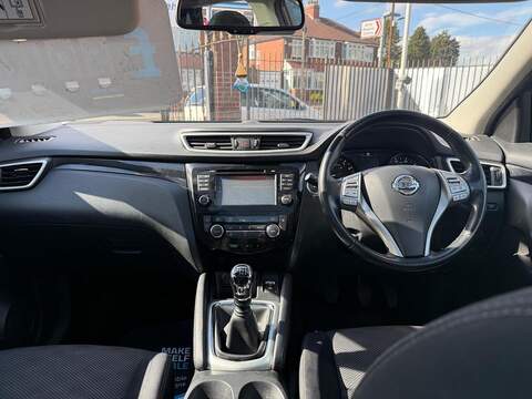 Nissan Qashqai 1.2 DIG-T n-tec+ SUV 5dr Petrol Manual 2WD Euro 5 (s/s) (115 ps) - U80156
