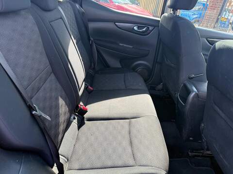Nissan Qashqai 1.2 DIG-T n-tec+ SUV 5dr Petrol Manual 2WD Euro 5 (s/s) (115 ps) - U80156