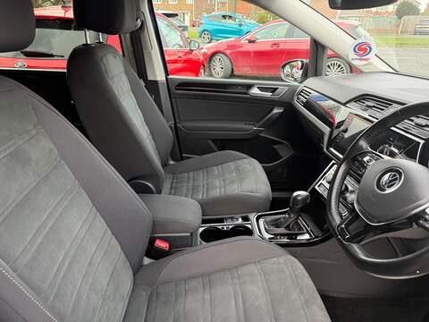 Volkswagen Touran 1.5 TSI EVO SEL MPV 5dr Petrol DSG Euro 6 (s/s) (150 ps) - U80158