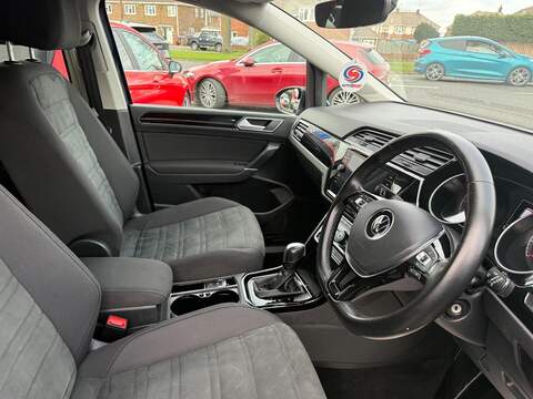 Volkswagen Touran 1.5 TSI EVO SEL MPV 5dr Petrol DSG Euro 6 (s/s) (150 ps) - U80158