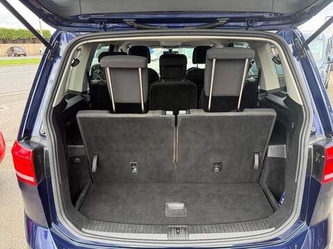 Volkswagen Touran 1.5 TSI EVO SEL MPV 5dr Petrol DSG Euro 6 (s/s) (150 ps) - U80158