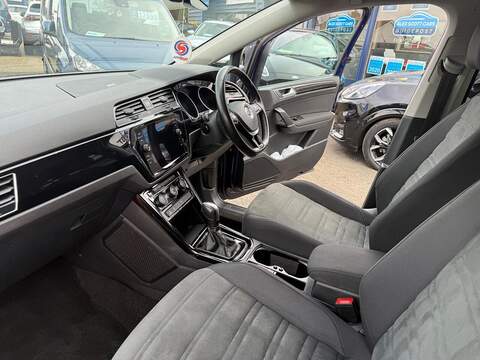 Volkswagen Touran 1.5 TSI EVO SEL MPV 5dr Petrol DSG Euro 6 (s/s) (150 ps) - U80158