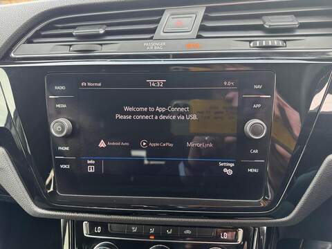 Volkswagen Touran 1.5 TSI EVO SEL MPV 5dr Petrol DSG Euro 6 (s/s) (150 ps) - U80158