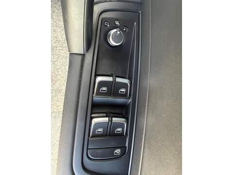 Audi A1 1.4 TFSI S line Sportback 5dr Petrol Manual Euro 6 (s/s) (125 ps) - U80160