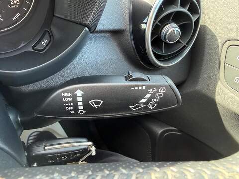 Audi A1 1.4 TFSI S line Sportback 5dr Petrol Manual Euro 6 (s/s) (125 ps) - U80160
