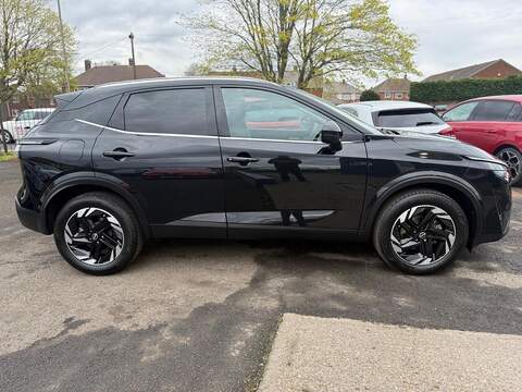 Nissan Qashqai 1.3 DIG-T MHEV N-Connecta Euro 6 (s/s) 5dr - U80161