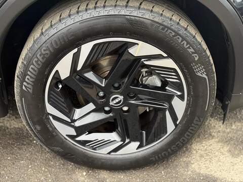 Nissan Qashqai 1.3 DIG-T MHEV N-Connecta Euro 6 (s/s) 5dr - U80161