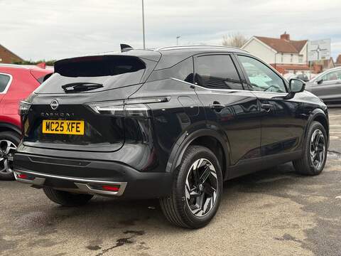 Nissan Qashqai 1.3 DIG-T MHEV N-Connecta Euro 6 (s/s) 5dr - U80161