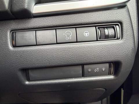 Nissan Qashqai 1.3 DIG-T MHEV N-Connecta Euro 6 (s/s) 5dr - U80161