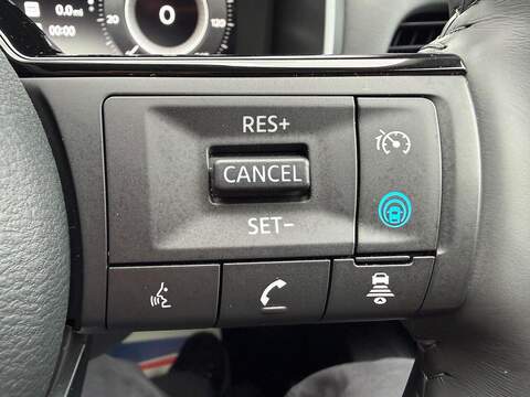 Nissan Qashqai 1.3 DIG-T MHEV N-Connecta Euro 6 (s/s) 5dr - U80161