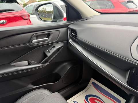 Nissan Qashqai 1.3 DIG-T MHEV N-Connecta Euro 6 (s/s) 5dr - U80161