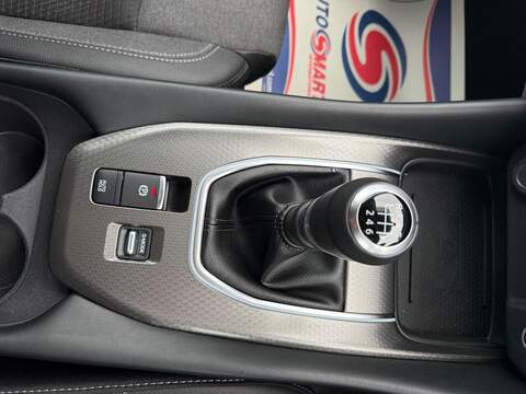 Nissan Qashqai 1.3 DIG-T MHEV N-Connecta Euro 6 (s/s) 5dr - U80161