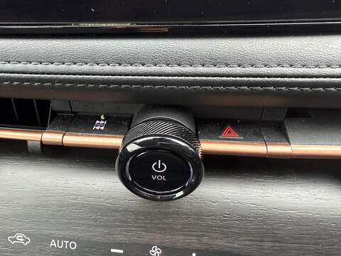 Nissan ARIYA 63kWh Engage Auto 5dr 7.4kW Charger - U80162