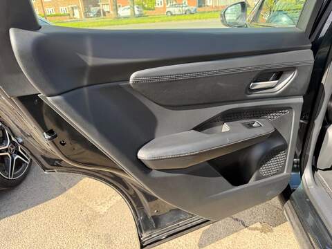 Nissan ARIYA 63kWh Engage Auto 5dr 7.4kW Charger - U80162