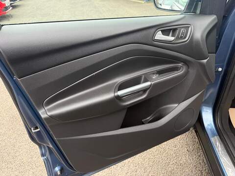 Ford Kuga 2.0 TDCi EcoBlue Titanium Edition SUV 5dr Diesel Manual AWD Euro 6 (s/s) (180 ps) - U80164