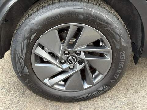 Nissan Qashqai 1.3 DIG-T MHEV Acenta Premium Euro 6 (s/s) 5dr - U80177